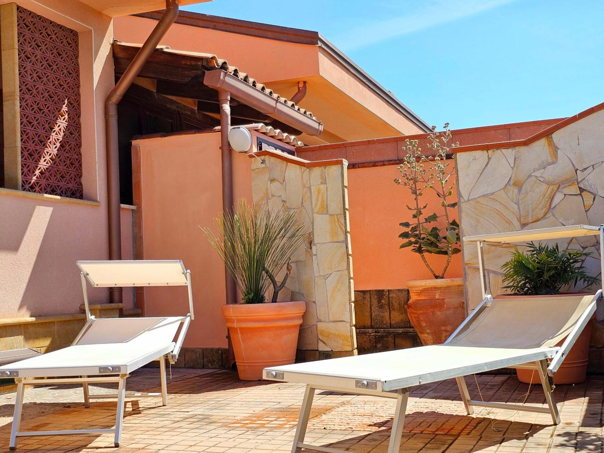 Costa Mediterranea Holiday Homes カンポフェリーチェ・ディ・ロッチェッラ エクステリア 写真