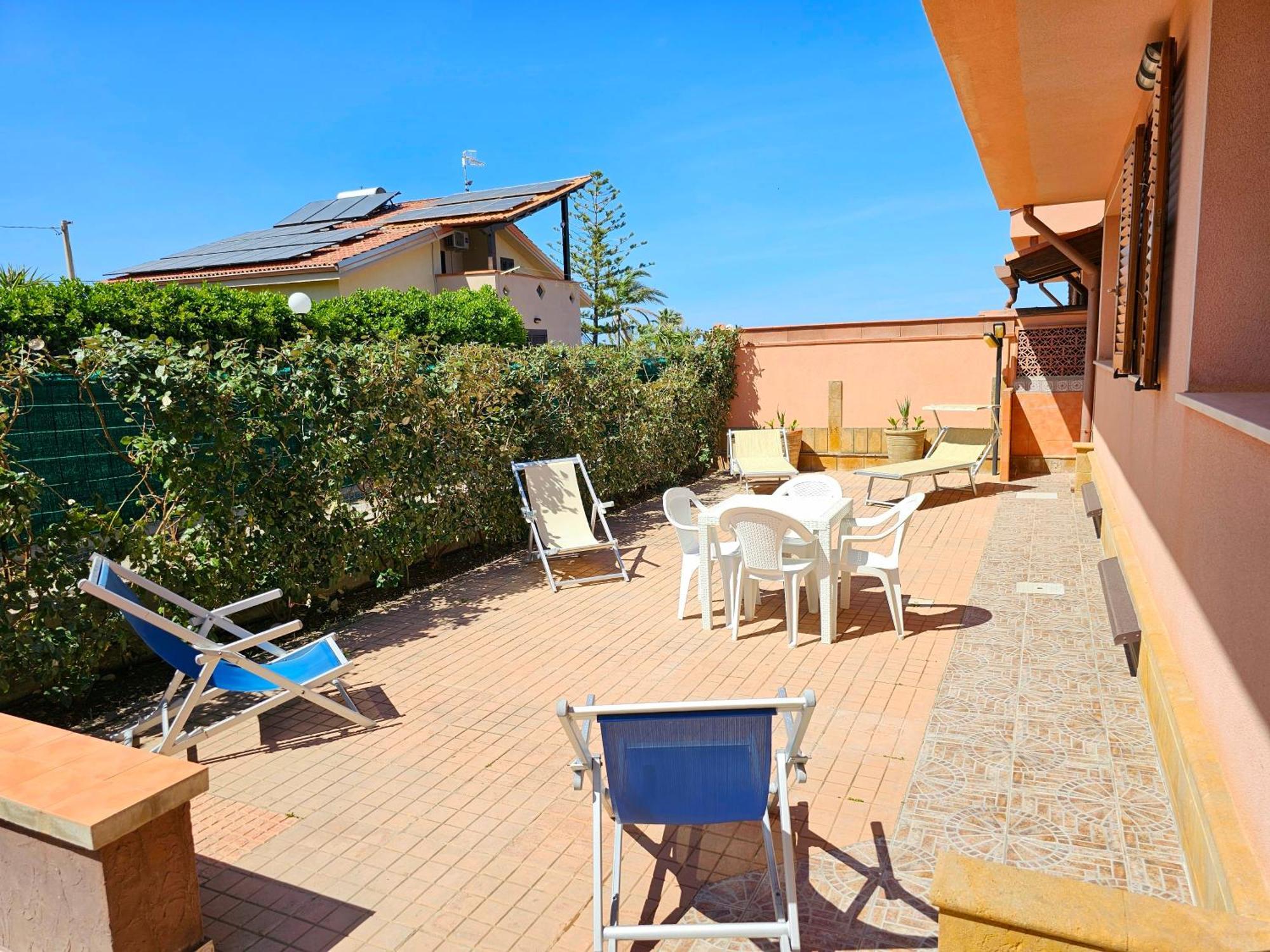 Costa Mediterranea Holiday Homes カンポフェリーチェ・ディ・ロッチェッラ 部屋 写真
