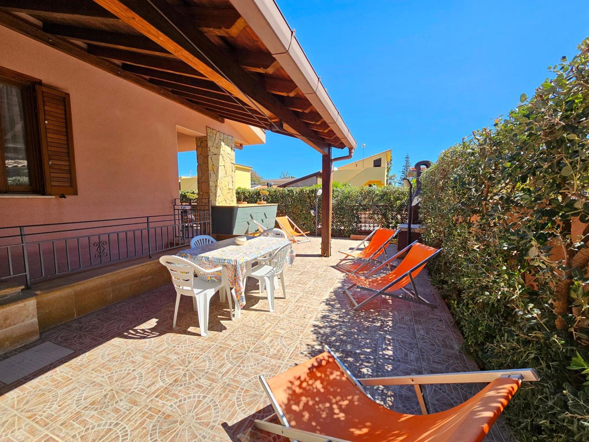 Costa Mediterranea Holiday Homes カンポフェリーチェ・ディ・ロッチェッラ エクステリア 写真