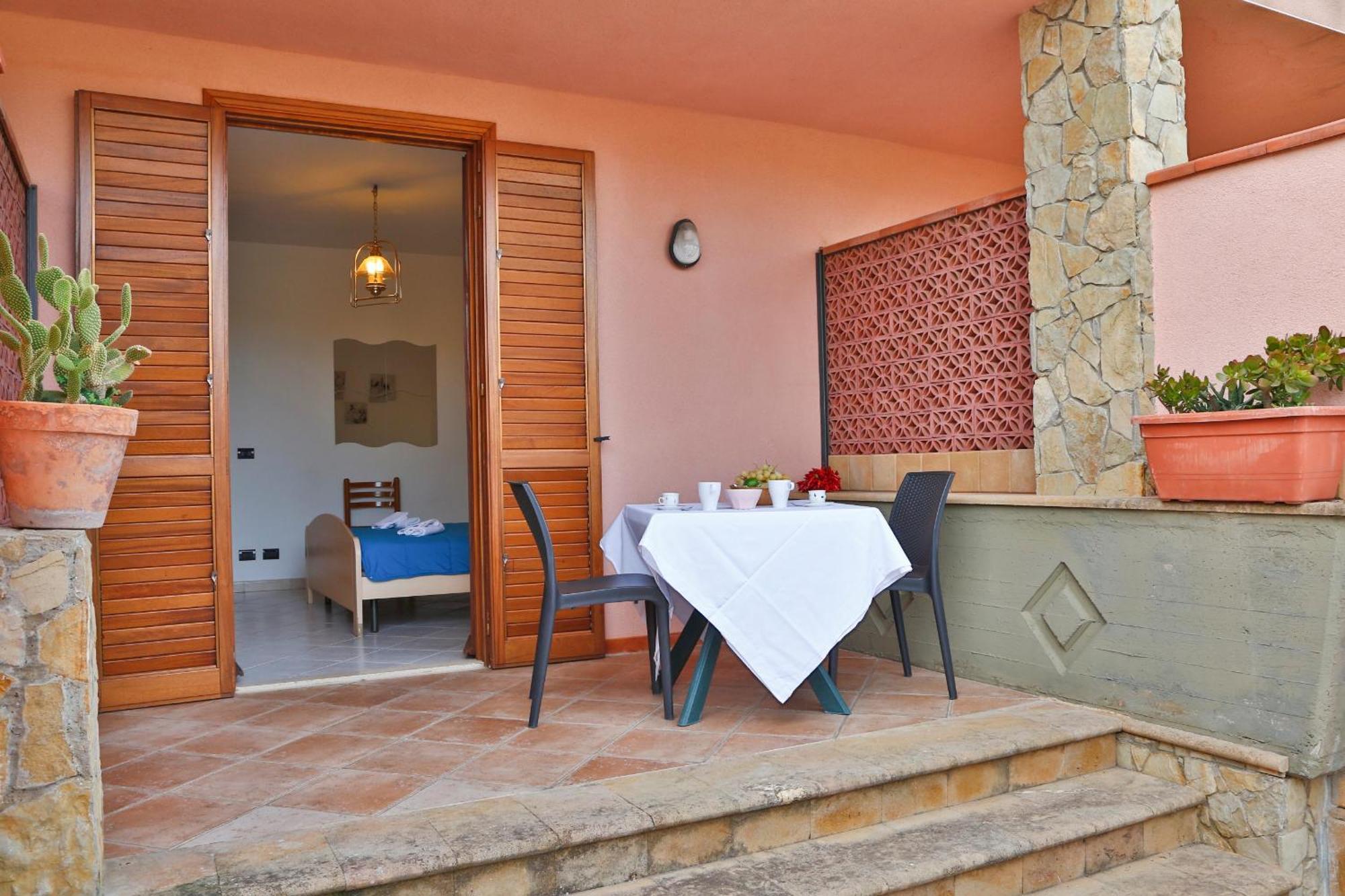 Costa Mediterranea Holiday Homes カンポフェリーチェ・ディ・ロッチェッラ 部屋 写真